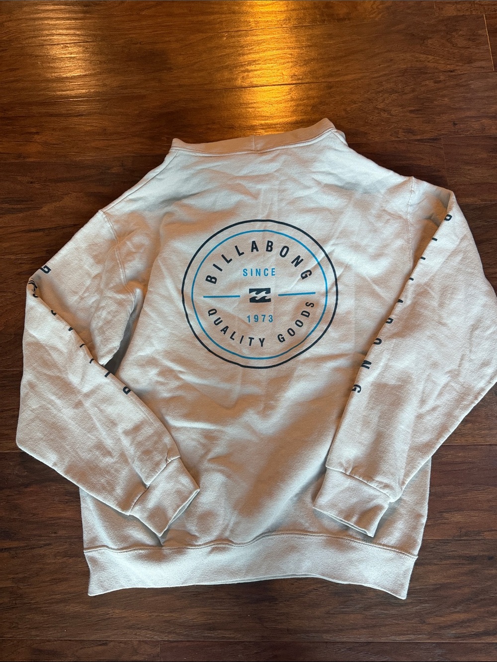 Billabong Men’s Cream Crewneck with Blue Logo Graphic - Medium